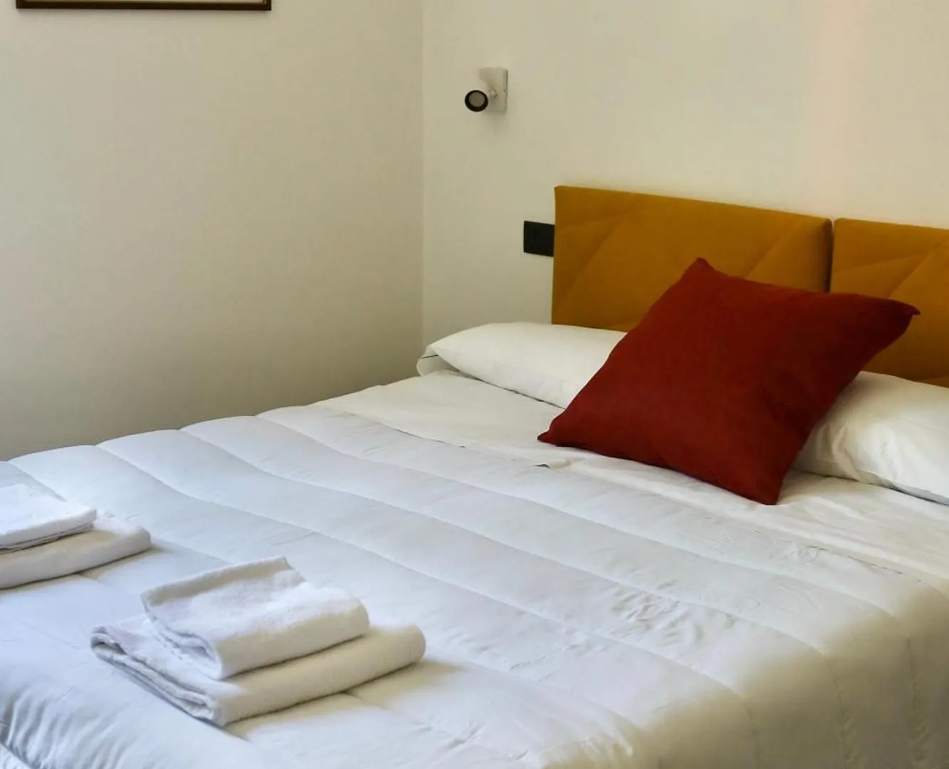 Da Zoe Suite Fontanavecchia ヴェルナッツァ ゲストハウス